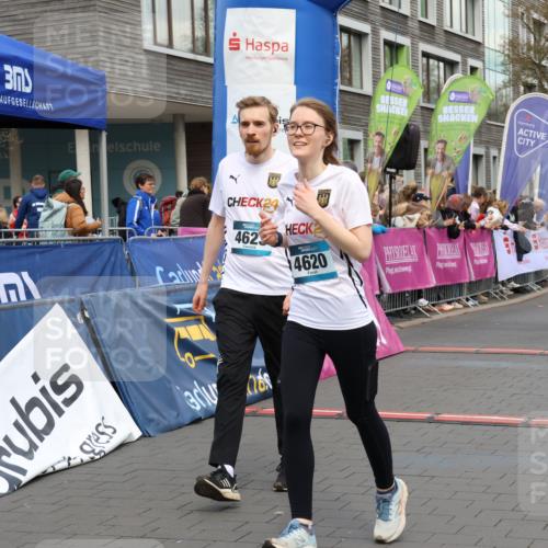 12.04.2026 - 45. Internationalen Wilhelmsburger Insellauf Strokosch-Dieckow http://msf.ph/oto/9480040 12.04.2026 13:00:12 Ziel 4623, 4620, 3999, 5183, 5863 meine-sportfotos.de