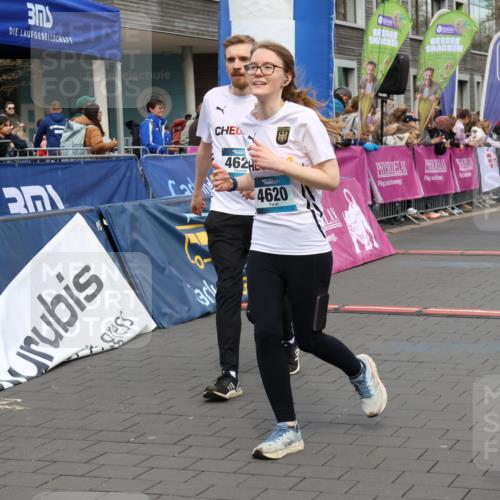 12.04.2026 - 45. Internationalen Wilhelmsburger Insellauf Strokosch-Dieckow http://msf.ph/oto/9480057 12.04.2026 13:00:12 Ziel 4623, 4620, 3999, 5183, 5863 meine-sportfotos.de