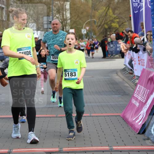 12.04.2026 - 45. Internationalen Wilhelmsburger Insellauf Strokosch-Dieckow http://msf.ph/oto/9480109 12.04.2026 13:00:16 Ziel 3999, 5183, 5863, 5550, 5074, 5467 meine-sportfotos.de