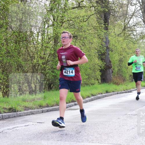 12.04.2026 - 45. Internationalen Wilhelmsburger Insellauf Yannick Fuchs http://msf.ph/oto/9480114 12.04.2026 10:19:04 Laufen 4214, 2022, 4027, 3585 meine-sportfotos.de
