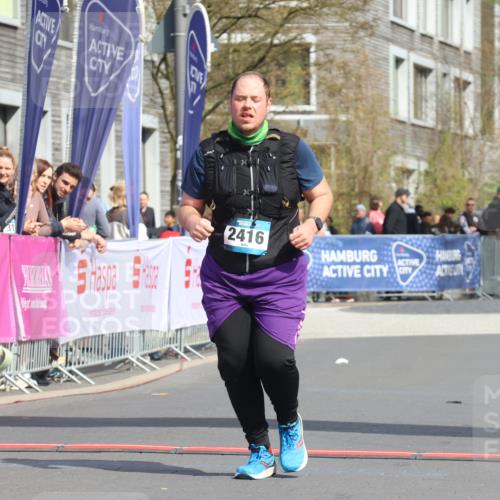 12.04.2026 - 45. Internationalen Wilhelmsburger Insellauf Strokosch-Dieckow http://msf.ph/oto/9480118 12.04.2026 11:50:42 Ziel 2416 meine-sportfotos.de