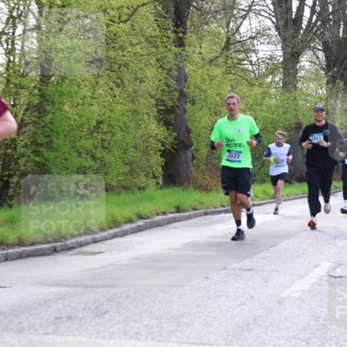 12.04.2026 - 45. Internationalen Wilhelmsburger Insellauf Yannick Fuchs http://msf.ph/oto/9480122 12.04.2026 10:19:04 Laufen 4214, 242, 2022, 2851, 3585, 5585 meine-sportfotos.de