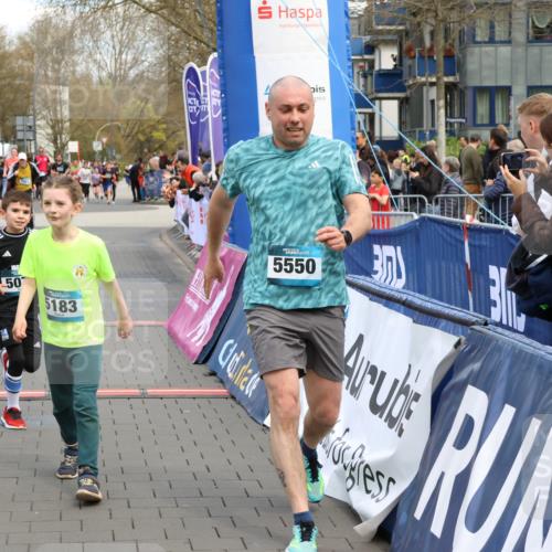 12.04.2026 - 45. Internationalen Wilhelmsburger Insellauf Strokosch-Dieckow http://msf.ph/oto/9480148 12.04.2026 13:00:19 Ziel 5183, 5863, 5550, 5074, 5467, 3972, 2984 meine-sportfotos.de