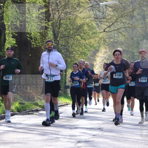 12.04.2026 - 45. Internationalen Wilhelmsburger Insellauf Yannick Fuchs http://msf.ph/oto/9480156 12.04.2026 10:30:43 Laufen  meine-sportfotos.de