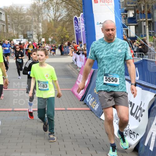 12.04.2026 - 45. Internationalen Wilhelmsburger Insellauf Strokosch-Dieckow http://msf.ph/oto/9480169 12.04.2026 13:00:19 Ziel 5183, 5863, 5550, 5074, 5467, 3972, 2984 meine-sportfotos.de