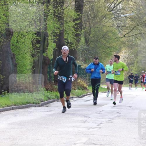 12.04.2026 - 45. Internationalen Wilhelmsburger Insellauf Yannick Fuchs http://msf.ph/oto/9480197 12.04.2026 10:19:12 Laufen 5316, 3904, 5833, 3141 meine-sportfotos.de