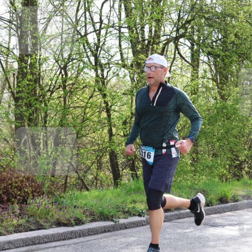 12.04.2026 - 45. Internationalen Wilhelmsburger Insellauf Yannick Fuchs http://msf.ph/oto/9480217 12.04.2026 10:19:19 Laufen 316 meine-sportfotos.de