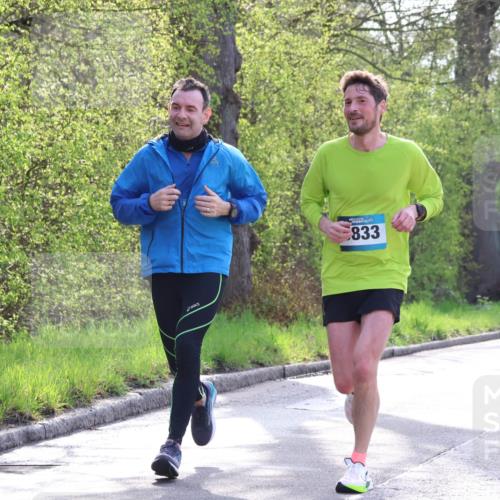 12.04.2026 - 45. Internationalen Wilhelmsburger Insellauf Yannick Fuchs http://msf.ph/oto/9480225 12.04.2026 10:19:20 Laufen 833, 904 meine-sportfotos.de