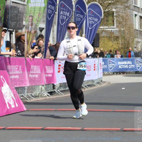 12.04.2026 - 45. Internationalen Wilhelmsburger Insellauf Strokosch-Dieckow http://msf.ph/oto/9480238 12.04.2026 11:52:26 Ziel 3544 meine-sportfotos.de