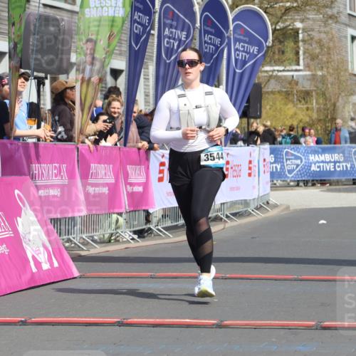 12.04.2026 - 45. Internationalen Wilhelmsburger Insellauf Strokosch-Dieckow http://msf.ph/oto/9480244 12.04.2026 11:52:26 Ziel 3544 meine-sportfotos.de