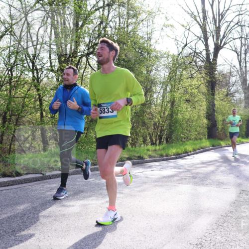 12.04.2026 - 45. Internationalen Wilhelmsburger Insellauf Yannick Fuchs http://msf.ph/oto/9480250 12.04.2026 10:19:22 Laufen 5833 meine-sportfotos.de
