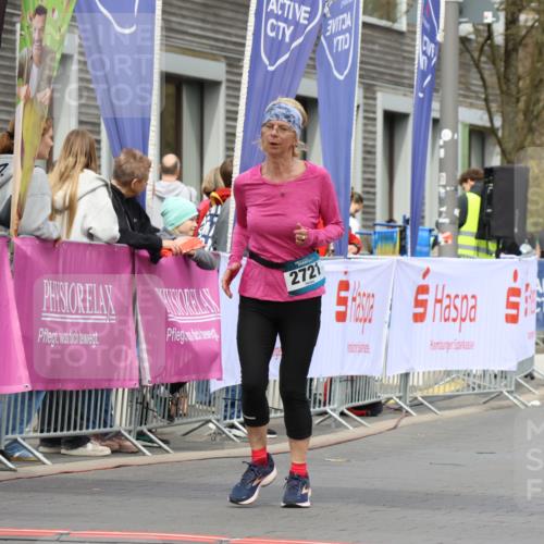 12.04.2026 - 45. Internationalen Wilhelmsburger Insellauf Strokosch-Dieckow http://msf.ph/oto/9480327 12.04.2026 13:27:22 Ziel 2721, 3756, 3755 meine-sportfotos.de