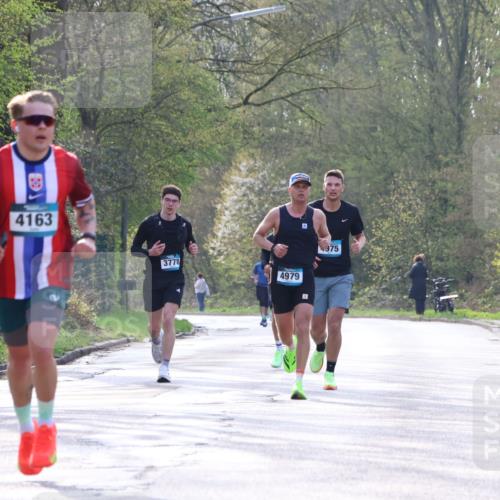 12.04.2026 - 45. Internationalen Wilhelmsburger Insellauf Yannick Fuchs http://msf.ph/oto/9480336 12.04.2026 10:19:32 Laufen 4163, 3778, 4979, 975 meine-sportfotos.de