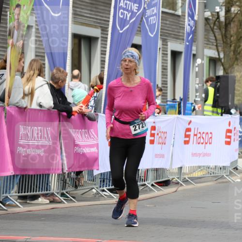 12.04.2026 - 45. Internationalen Wilhelmsburger Insellauf Strokosch-Dieckow http://msf.ph/oto/9480339 12.04.2026 13:27:21 Ziel 2721, 3756, 3755 meine-sportfotos.de