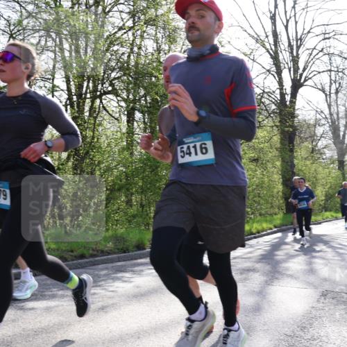 12.04.2026 - 45. Internationalen Wilhelmsburger Insellauf Yannick Fuchs http://msf.ph/oto/9480347 12.04.2026 10:30:53 Laufen  meine-sportfotos.de
