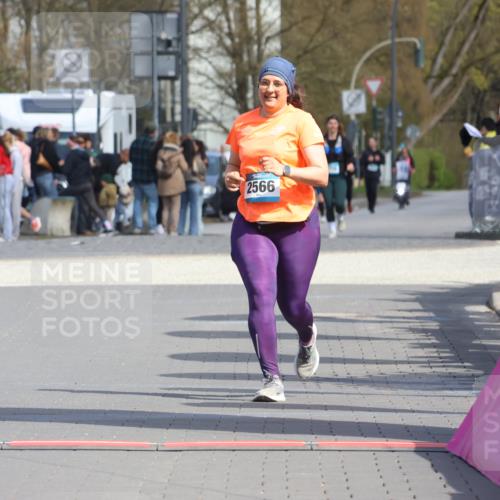 12.04.2026 - 45. Internationalen Wilhelmsburger Insellauf Strokosch-Dieckow http://msf.ph/oto/9480401 12.04.2026 11:54:06 Ziel 2566 meine-sportfotos.de