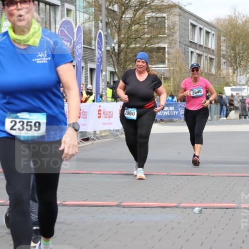 12.04.2026 - 45. Internationalen Wilhelmsburger Insellauf Strokosch-Dieckow http://msf.ph/oto/9480423 12.04.2026 13:27:03 Ziel 2933, 2359, 4124, 2980, 3640 meine-sportfotos.de