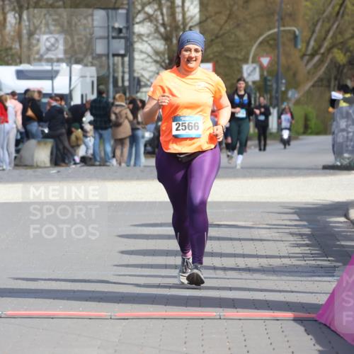 12.04.2026 - 45. Internationalen Wilhelmsburger Insellauf Strokosch-Dieckow http://msf.ph/oto/9480427 12.04.2026 11:54:06 Ziel 2566 meine-sportfotos.de
