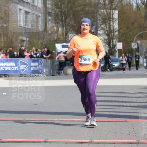12.04.2026 - 45. Internationalen Wilhelmsburger Insellauf Strokosch-Dieckow http://msf.ph/oto/9480445 12.04.2026 11:54:08 Ziel 2566 meine-sportfotos.de