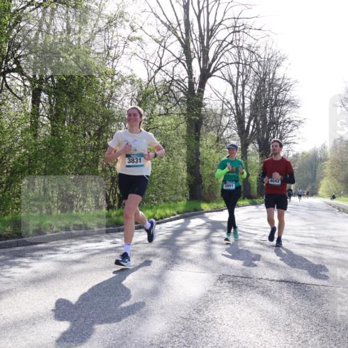 12.04.2026 - 45. Internationalen Wilhelmsburger Insellauf Yannick Fuchs http://msf.ph/oto/9480446 12.04.2026 10:30:58 Laufen  meine-sportfotos.de