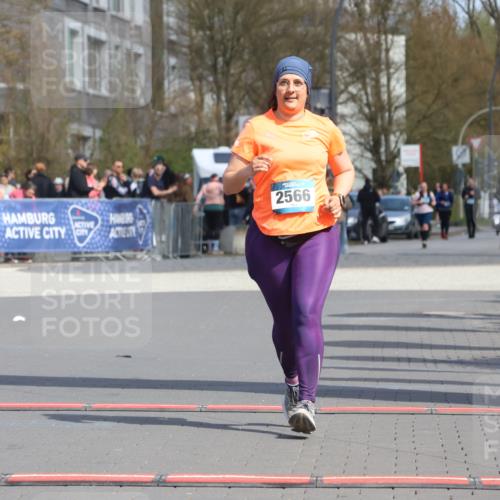 12.04.2026 - 45. Internationalen Wilhelmsburger Insellauf Strokosch-Dieckow http://msf.ph/oto/9480450 12.04.2026 11:54:08 Ziel 2566 meine-sportfotos.de
