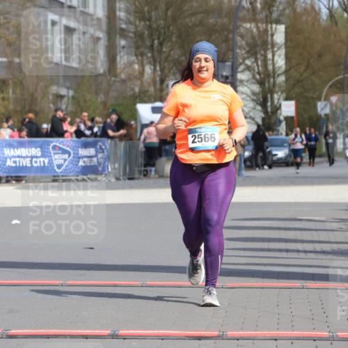 12.04.2026 - 45. Internationalen Wilhelmsburger Insellauf Strokosch-Dieckow http://msf.ph/oto/9480457 12.04.2026 11:54:09 Ziel 2566 meine-sportfotos.de