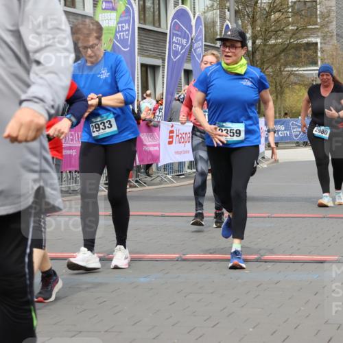 12.04.2026 - 45. Internationalen Wilhelmsburger Insellauf Strokosch-Dieckow http://msf.ph/oto/9480462 12.04.2026 13:27:01 Ziel 5206, 2360, 5245, 2933, 2359, 4124, 2980, 3640 meine-sportfotos.de