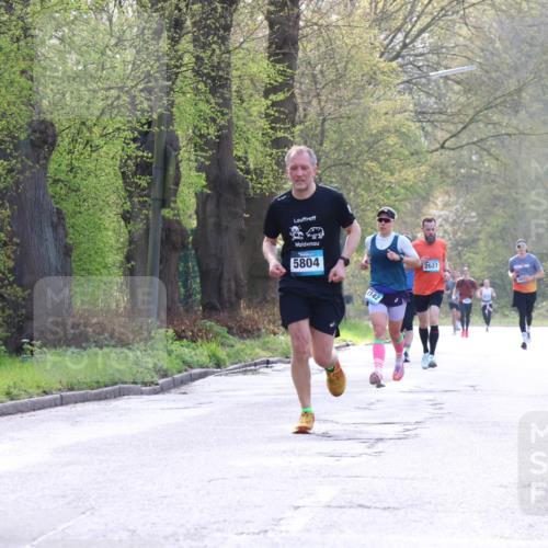 12.04.2026 - 45. Internationalen Wilhelmsburger Insellauf Yannick Fuchs http://msf.ph/oto/9480478 12.04.2026 10:19:49 Laufen 5804, 4142, 2627 meine-sportfotos.de