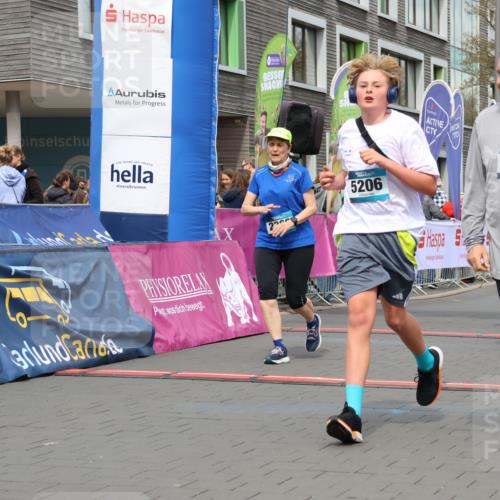 12.04.2026 - 45. Internationalen Wilhelmsburger Insellauf Strokosch-Dieckow http://msf.ph/oto/9480511 12.04.2026 13:26:58 Ziel 4411, 5206, 2360, 5245, 2933, 2359, 4124, 2980 meine-sportfotos.de