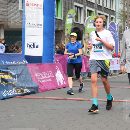 12.04.2026 - 45. Internationalen Wilhelmsburger Insellauf Strokosch-Dieckow http://msf.ph/oto/9480521 12.04.2026 13:26:58 Ziel 4411, 5206, 2360, 5245, 2933, 2359, 4124, 2980 meine-sportfotos.de