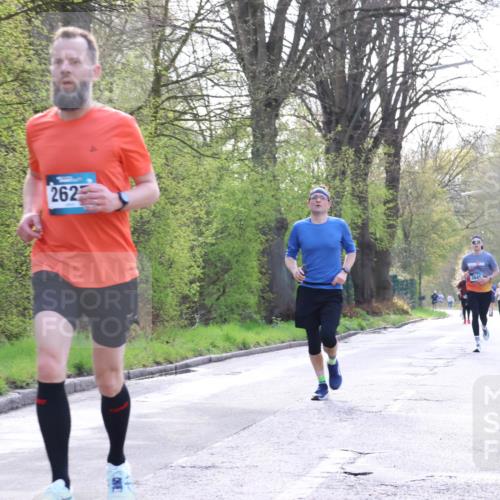 12.04.2026 - 45. Internationalen Wilhelmsburger Insellauf Yannick Fuchs http://msf.ph/oto/9480554 12.04.2026 10:20:00 Laufen 262 meine-sportfotos.de