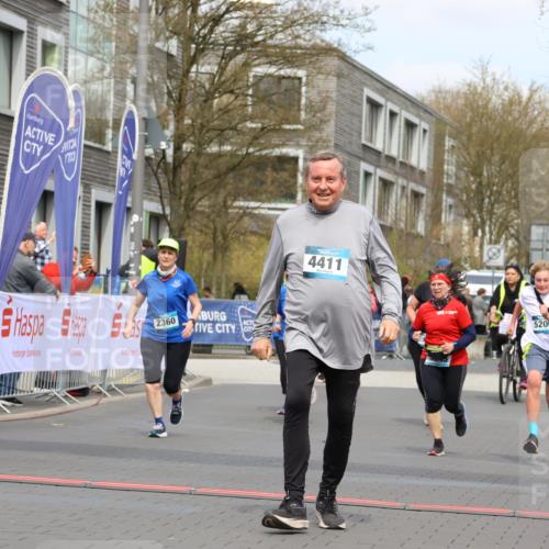 12.04.2026 - 45. Internationalen Wilhelmsburger Insellauf Strokosch-Dieckow http://msf.ph/oto/9480555 12.04.2026 13:26:54 Ziel 4411, 5206, 2360, 5245 meine-sportfotos.de