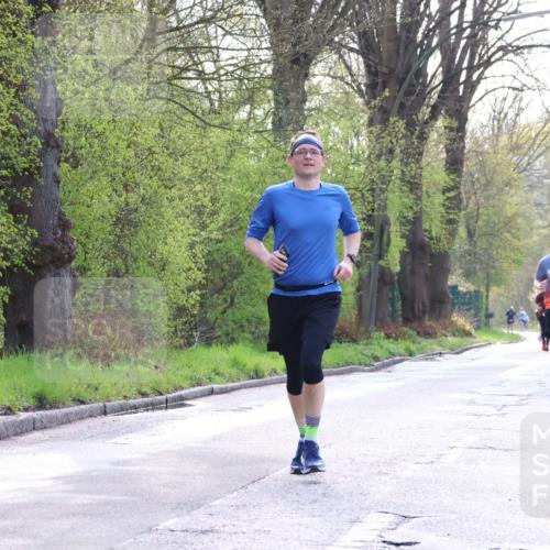 12.04.2026 - 45. Internationalen Wilhelmsburger Insellauf Yannick Fuchs http://msf.ph/oto/9480558 12.04.2026 10:20:01 Laufen 3845 meine-sportfotos.de