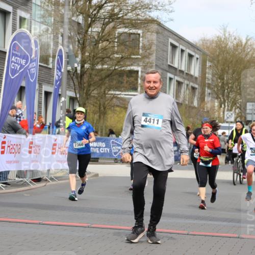 12.04.2026 - 45. Internationalen Wilhelmsburger Insellauf Strokosch-Dieckow http://msf.ph/oto/9480565 12.04.2026 13:26:54 Ziel 4411, 5206, 2360, 5245 meine-sportfotos.de