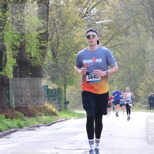 12.04.2026 - 45. Internationalen Wilhelmsburger Insellauf Yannick Fuchs http://msf.ph/oto/9480571 12.04.2026 10:20:03 Laufen 70, 3, 3845 meine-sportfotos.de