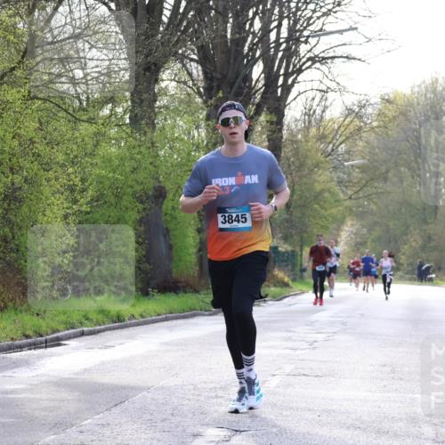 12.04.2026 - 45. Internationalen Wilhelmsburger Insellauf Yannick Fuchs http://msf.ph/oto/9480592 12.04.2026 10:20:05 Laufen 3845 meine-sportfotos.de