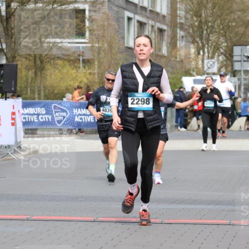 12.04.2026 - 45. Internationalen Wilhelmsburger Insellauf Strokosch-Dieckow http://msf.ph/oto/9480599 12.04.2026 13:26:34 Ziel 4064, 4684, 2298, 4839, 4840 meine-sportfotos.de