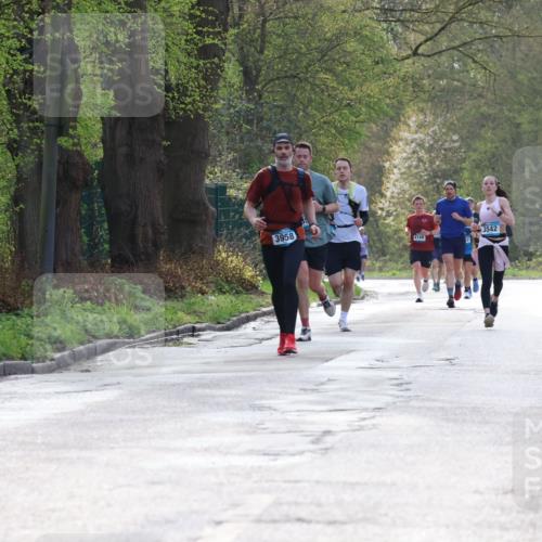 12.04.2026 - 45. Internationalen Wilhelmsburger Insellauf Yannick Fuchs http://msf.ph/oto/9480604 12.04.2026 10:20:07 Laufen 3958, 4748, 3542 meine-sportfotos.de