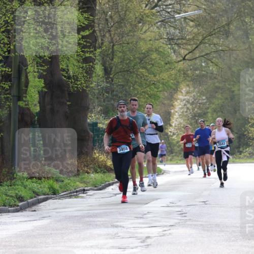 12.04.2026 - 45. Internationalen Wilhelmsburger Insellauf Yannick Fuchs http://msf.ph/oto/9480606 12.04.2026 10:20:07 Laufen 3958 meine-sportfotos.de