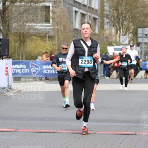 12.04.2026 - 45. Internationalen Wilhelmsburger Insellauf Strokosch-Dieckow http://msf.ph/oto/9480609 12.04.2026 13:26:34 Ziel 4064, 4684, 2298, 4839, 4840 meine-sportfotos.de