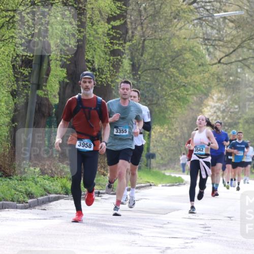 12.04.2026 - 45. Internationalen Wilhelmsburger Insellauf Yannick Fuchs http://msf.ph/oto/9480615 12.04.2026 10:20:10 Laufen 3958, 3355, 3542, 9052 meine-sportfotos.de