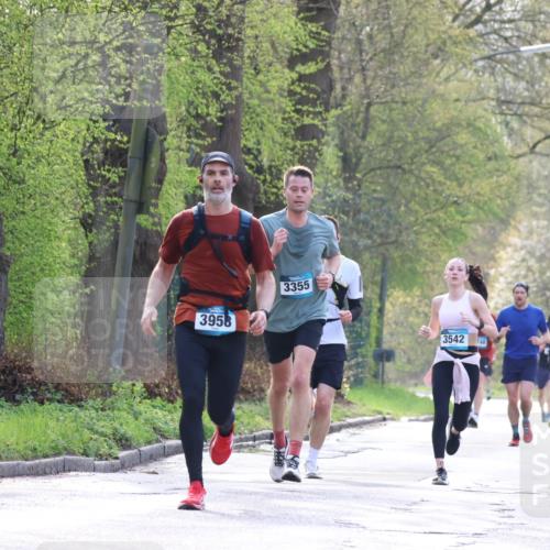 12.04.2026 - 45. Internationalen Wilhelmsburger Insellauf Yannick Fuchs http://msf.ph/oto/9480626 12.04.2026 10:20:11 Laufen 3958, 3355, 3542, 748 meine-sportfotos.de