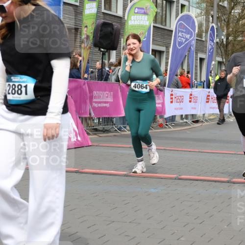 12.04.2026 - 45. Internationalen Wilhelmsburger Insellauf Strokosch-Dieckow http://msf.ph/oto/9480633 12.04.2026 13:26:31 Ziel 4064, 4684, 2298 meine-sportfotos.de