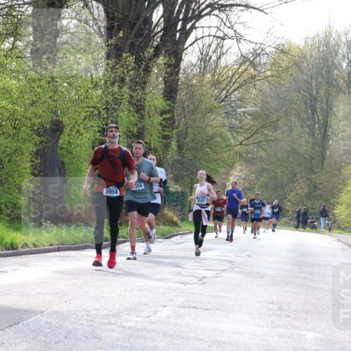 12.04.2026 - 45. Internationalen Wilhelmsburger Insellauf Yannick Fuchs http://msf.ph/oto/9480636 12.04.2026 10:20:12 Laufen 3958, 355, 3542 meine-sportfotos.de