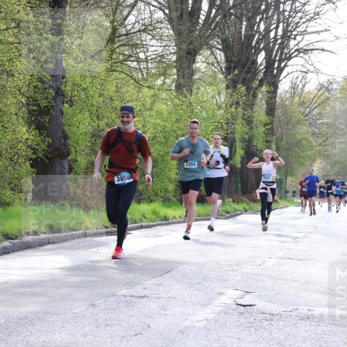 12.04.2026 - 45. Internationalen Wilhelmsburger Insellauf Yannick Fuchs http://msf.ph/oto/9480654 12.04.2026 10:20:15 Laufen 3958, 3355, 3542 meine-sportfotos.de