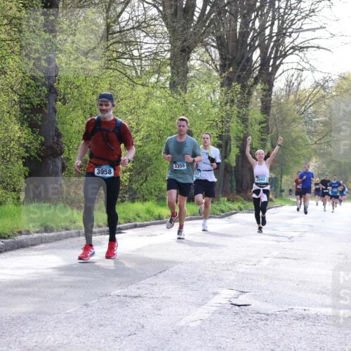12.04.2026 - 45. Internationalen Wilhelmsburger Insellauf Yannick Fuchs http://msf.ph/oto/9480656 12.04.2026 10:20:15 Laufen 3355, 3958, 3542 meine-sportfotos.de