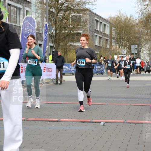 12.04.2026 - 45. Internationalen Wilhelmsburger Insellauf Strokosch-Dieckow http://msf.ph/oto/9480659 12.04.2026 13:26:30 Ziel 2881, 4064, 4684 meine-sportfotos.de