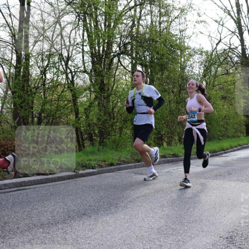12.04.2026 - 45. Internationalen Wilhelmsburger Insellauf Yannick Fuchs http://msf.ph/oto/9480711 12.04.2026 10:20:20 Laufen 355, 3542 meine-sportfotos.de