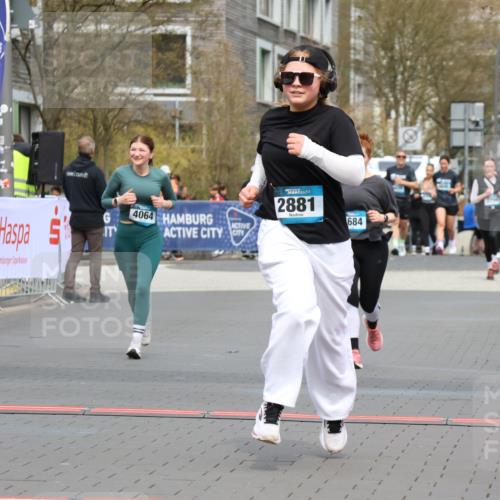 12.04.2026 - 45. Internationalen Wilhelmsburger Insellauf Strokosch-Dieckow http://msf.ph/oto/9480720 12.04.2026 13:26:27 Ziel 3024, 2881, 4064, 4684 meine-sportfotos.de