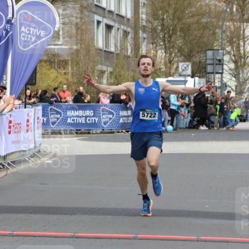 12.04.2026 - 45. Internationalen Wilhelmsburger Insellauf Strokosch-Dieckow http://msf.ph/oto/9480721 12.04.2026 12:46:05 Ziel 5722 meine-sportfotos.de